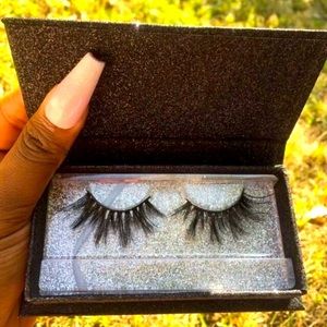 Gorgeous dramatic eyelashes
